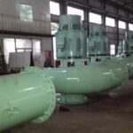 Compact vertical type Francis turbine